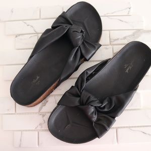 Universal Thread Black Bow Slides